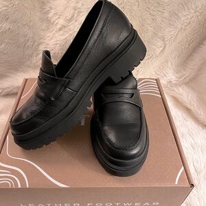 Portland Leather Zoe chunky leather loafers Sz9 Black leather